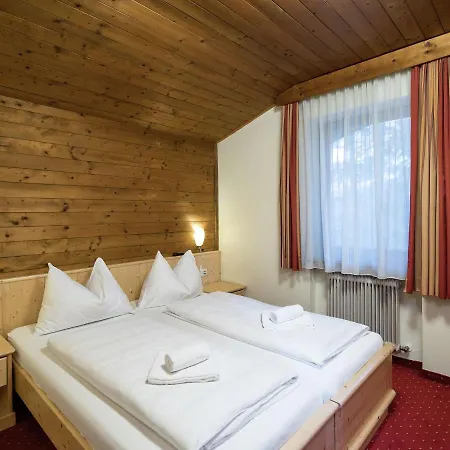 Casa de Férias Pleasant Holiday In With Terrace Wald im Pinzgau